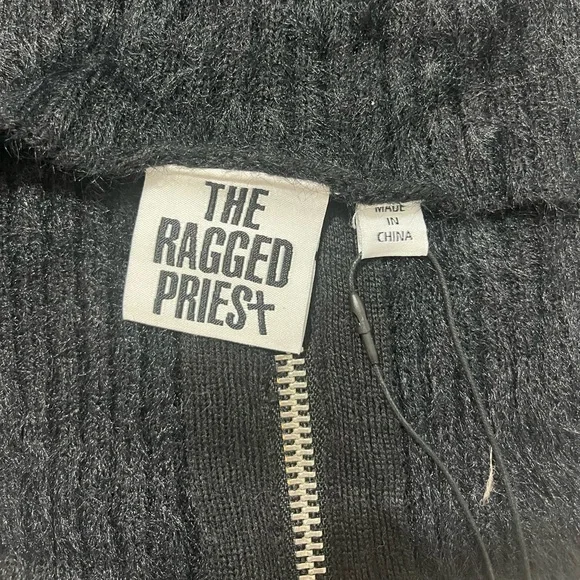 THE RAGGED PRIEST Bug Fuzzy Eyelash Ribbed Knit Halter Crop Top Zip Up Black S - Picture 10 of 12